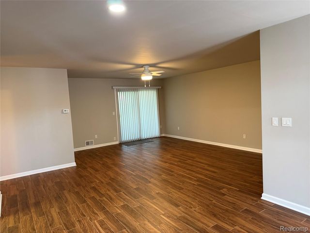5220 W Utica Road, Shelby Charter Township, MI 48317