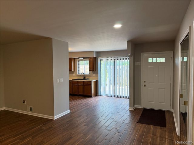 5220 W Utica Road, Shelby Charter Township, MI 48317