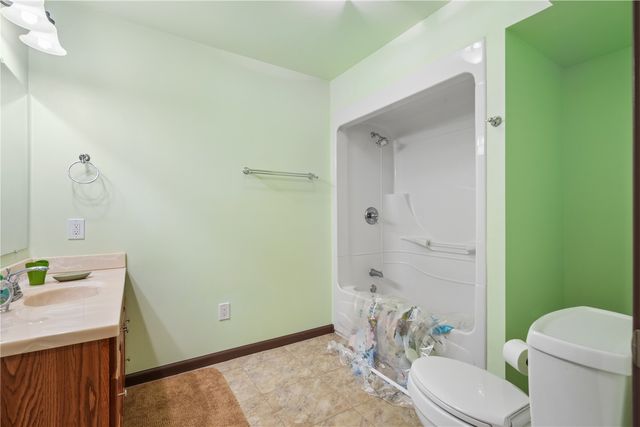 1669 Timberlake Run, Cedar Rapids, IA 52403