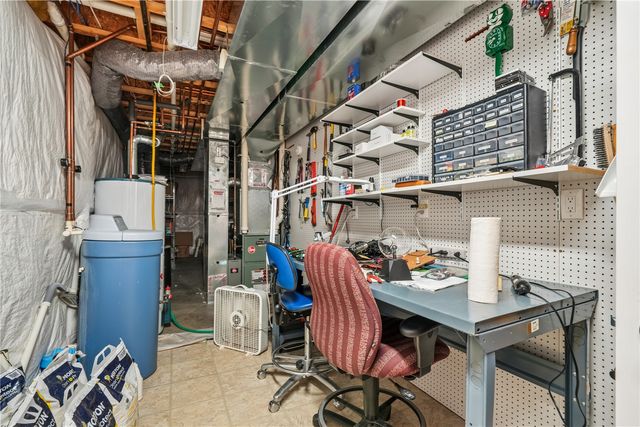 1669 Timberlake Run, Cedar Rapids, IA 52403