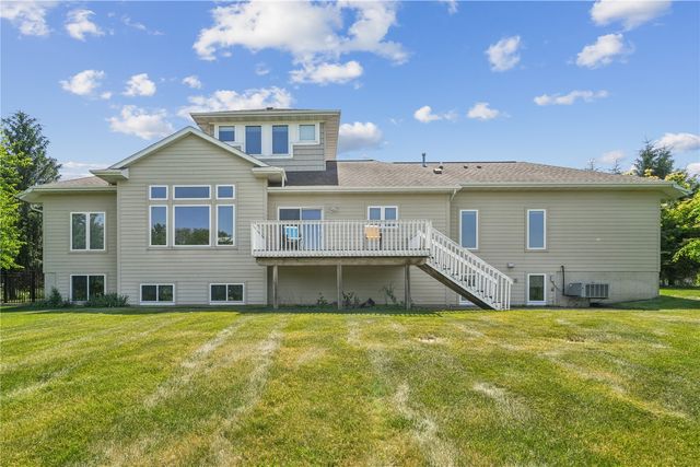 1669 Timberlake Run, Cedar Rapids, IA 52403