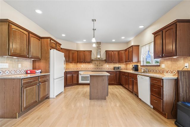1669 Timberlake Run, Cedar Rapids, IA 52403