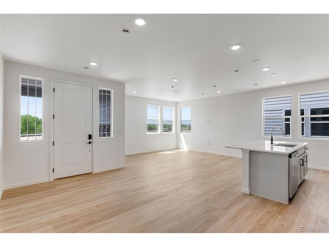 1422 Hudson Pl, Longmont, CO 80501