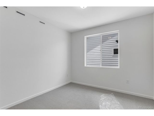 1422 Hudson Pl, Longmont, CO 80501