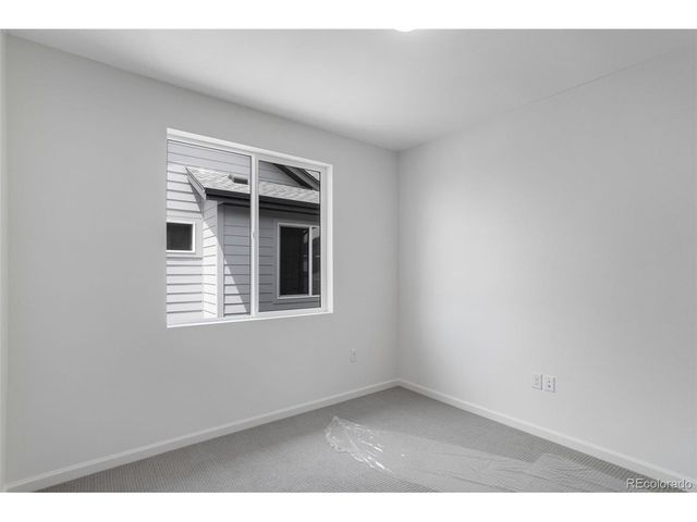 1422 Hudson Pl, Longmont, CO 80501