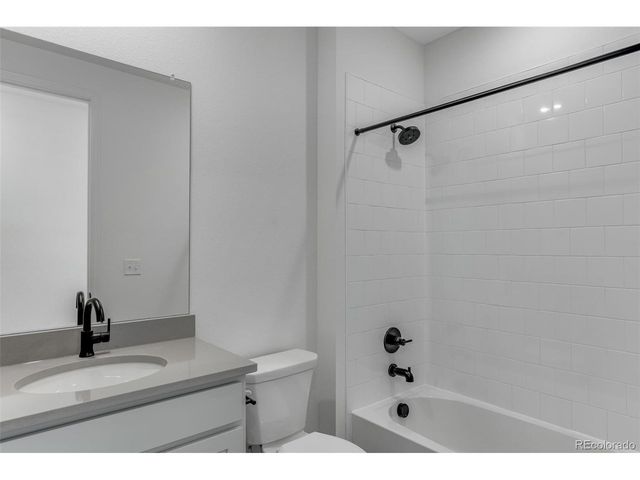 1422 Hudson Pl, Longmont, CO 80501