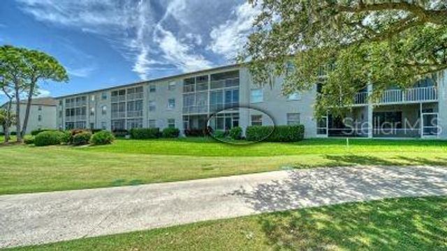 8735 OLDE HICKORY AVENUE 8105, Sarasota, FL 34238