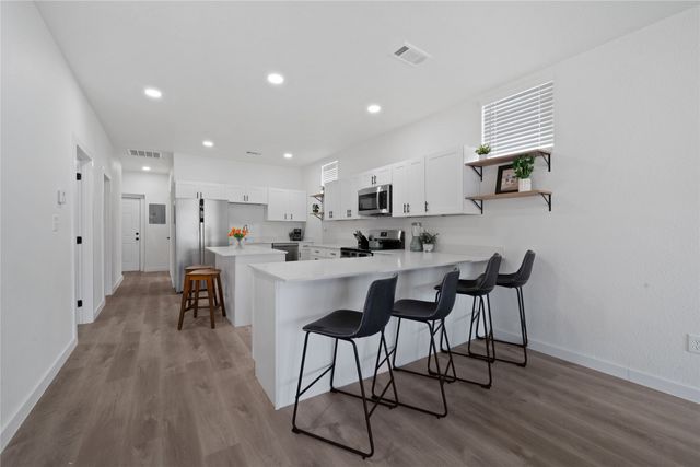 1011 S Armstrong Avenue A, Denison, TX 75020