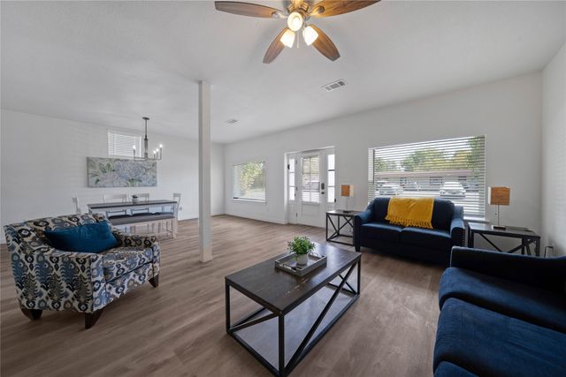 1011 S Armstrong Avenue A, Denison, TX 75020