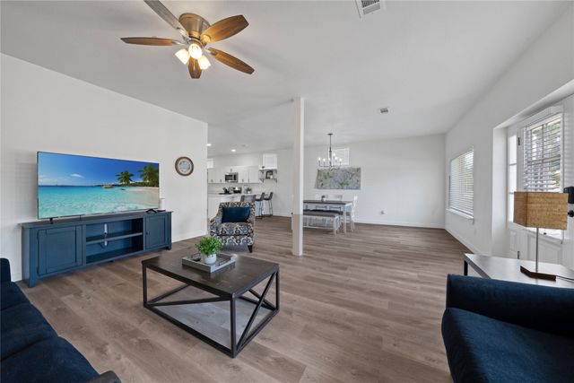 1011 S Armstrong Avenue A, Denison, TX 75020