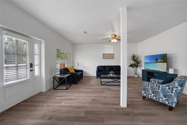 1011 S Armstrong Avenue A, Denison, TX 75020