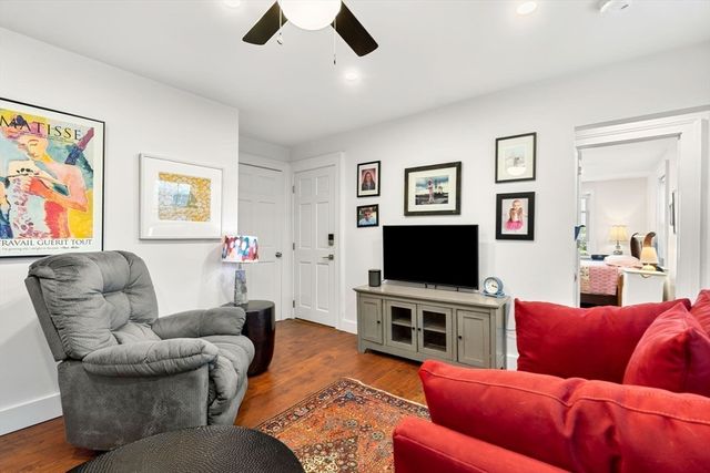 10 Daniels St. 2, Salem, MA 01970