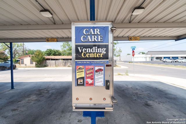 6727 S Flores, San Antonio, TX 78221