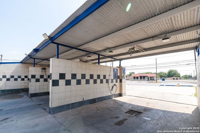 6727 S Flores, San Antonio, TX 78221