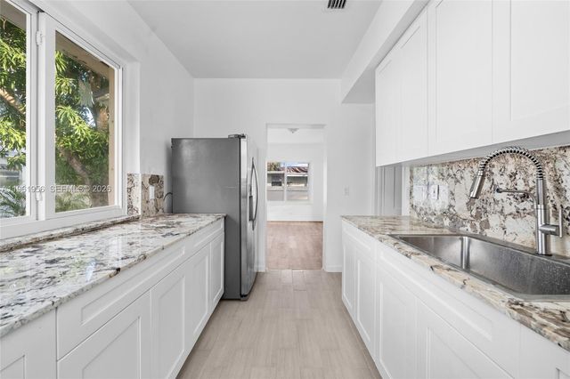 201 S Biscayne River Dr, Miami, FL 33169