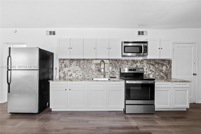 201 S Biscayne River Dr, Miami, FL 33169