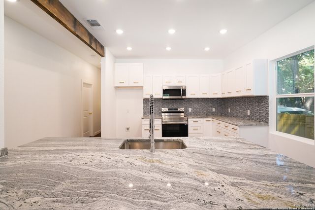 419 N Monumental, San Antonio, TX 78202