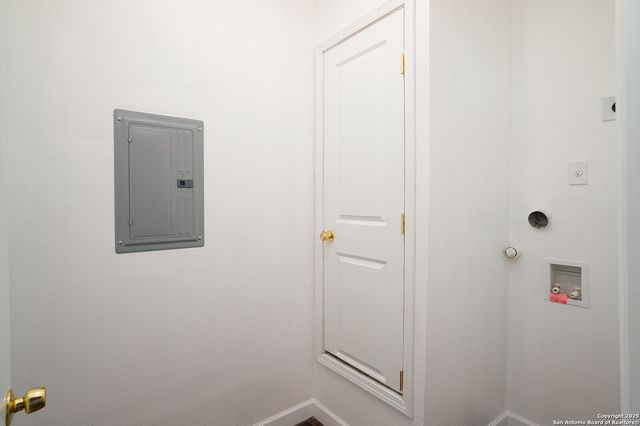 419 N Monumental, San Antonio, TX 78202