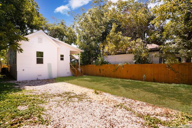 419 N Monumental, San Antonio, TX 78202