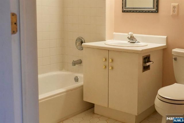 2009 Beatrice Court, Mahwah, NJ 07430