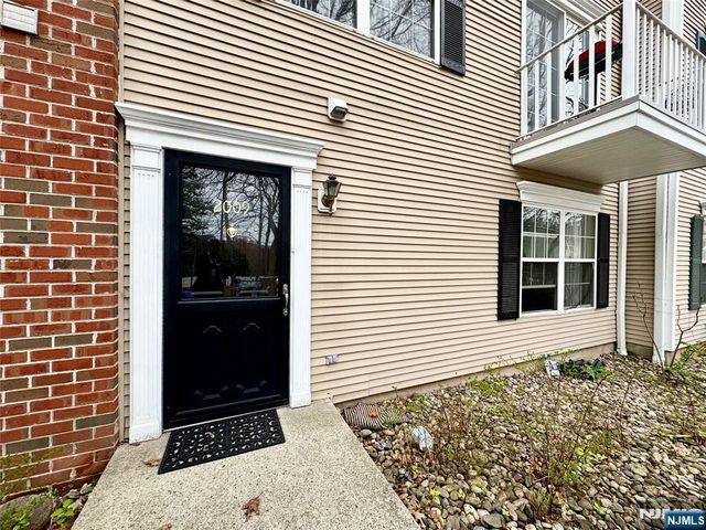 2009 Beatrice Court, Mahwah, NJ 07430