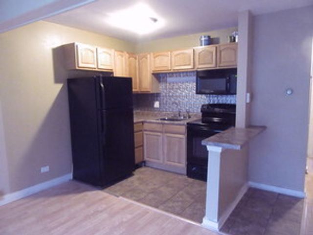 48 Oak Hill Colony 2, Fox Lake, IL 60020