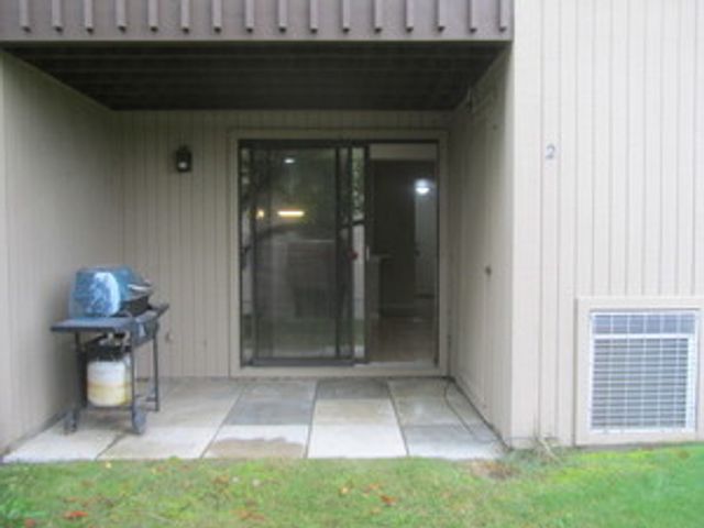 48 Oak Hill Colony 2, Fox Lake, IL 60020
