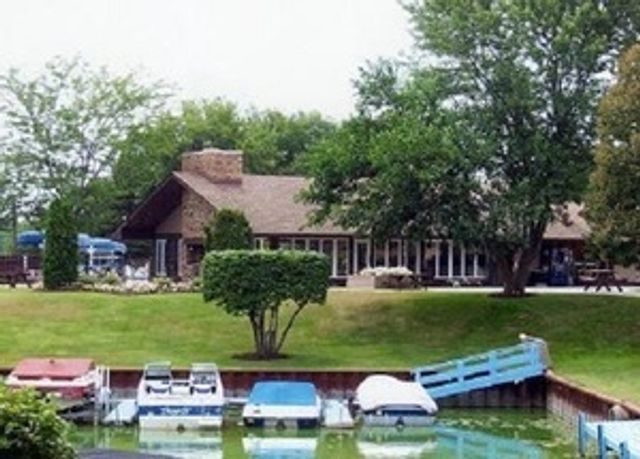 48 Oak Hill Colony 2, Fox Lake, IL 60020