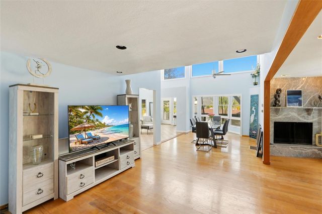 557 VENICE LANE, Sarasota, FL 34242