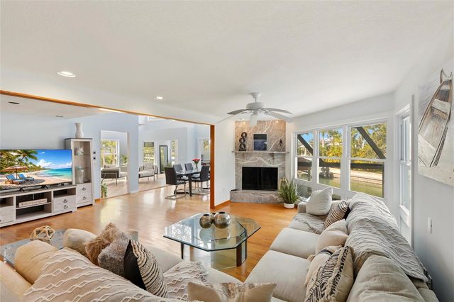 557 VENICE LANE, Sarasota, FL 34242