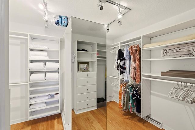 557 VENICE LANE, Sarasota, FL 34242