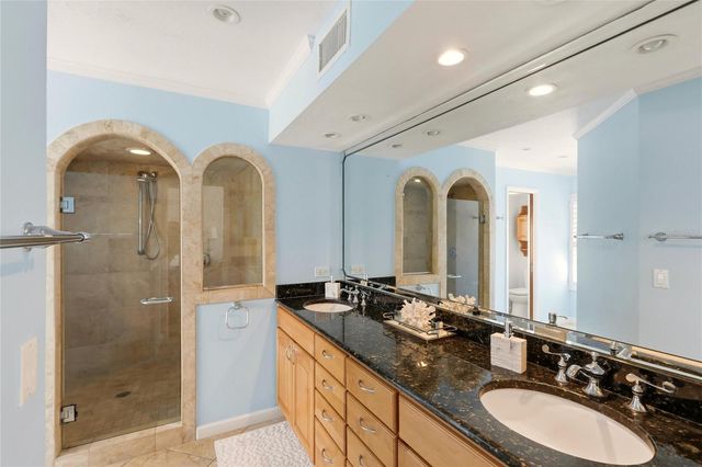 557 VENICE LANE, Sarasota, FL 34242