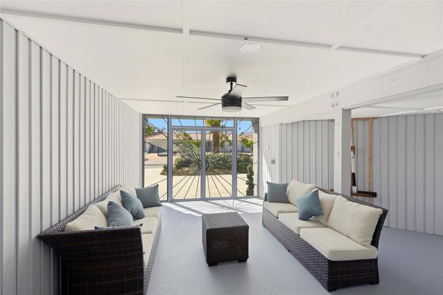 557 VENICE LANE, Sarasota, FL 34242