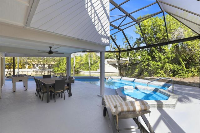 557 VENICE LANE, Sarasota, FL 34242