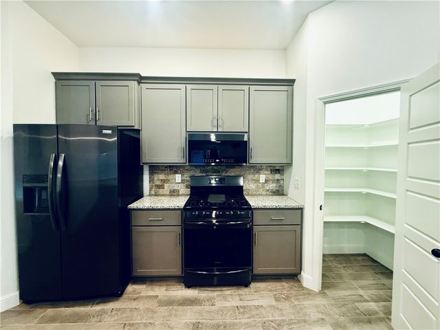 424 NW 59 Avenue, Bentonville, AR 72713