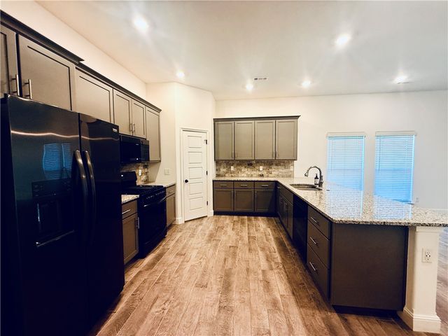 424 NW 59 Avenue, Bentonville, AR 72713