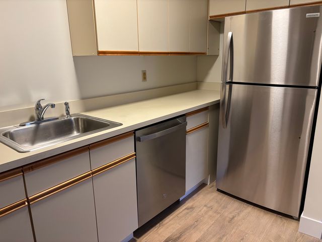 82 Longview Street APT 34, Waterford, CT 06385