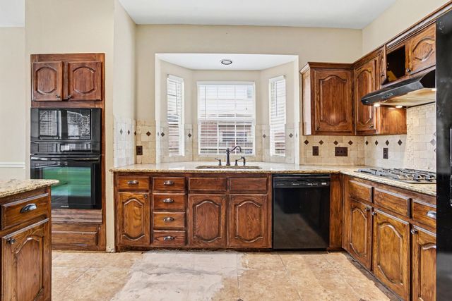 1621 Churchill Lane, Mansfield, TX 76063