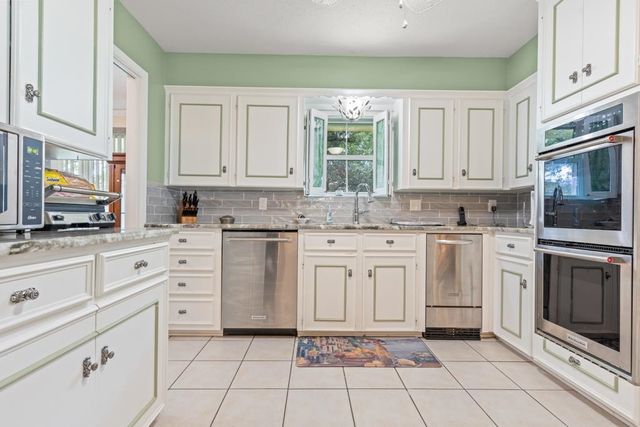 503 Pine Hill Road, Henderson, TX 75654
