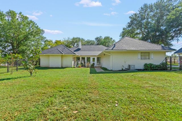 503 Pine Hill Road, Henderson, TX 75654