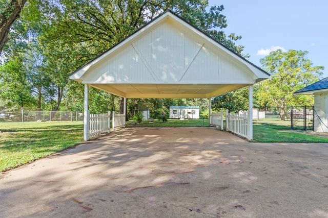 503 Pine Hill Road, Henderson, TX 75654