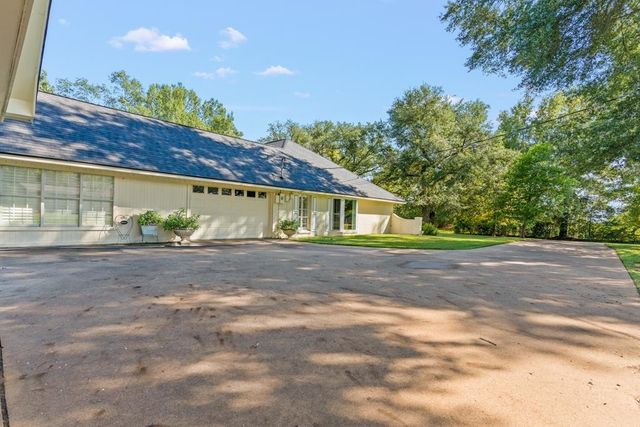 503 Pine Hill Road, Henderson, TX 75654