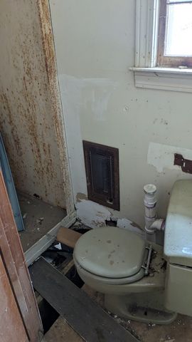 215 Robertson Ln, Castalian Springs, TN 37031