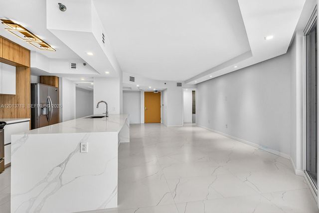 16445 Collins Ave 922, Sunny Isles Beach, FL 33160