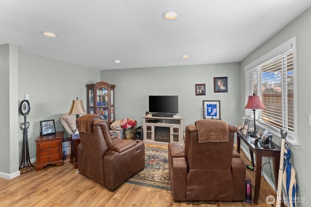 237 169th St S, Spanaway, WA 98387