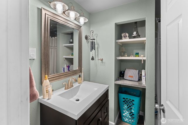 237 169th St S, Spanaway, WA 98387