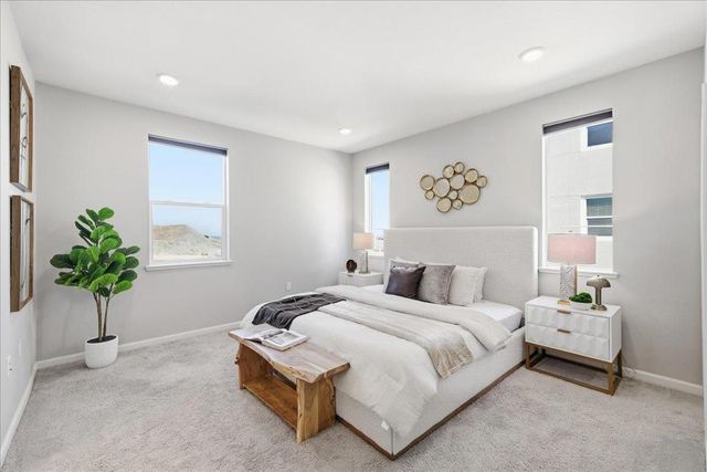 337 Llano De Los Robles Avenue 7, San Jose, CA 95136