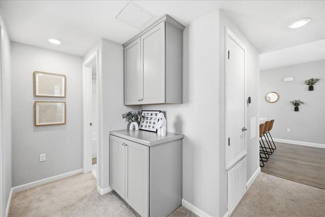 337 Llano De Los Robles Avenue 7, San Jose, CA 95136