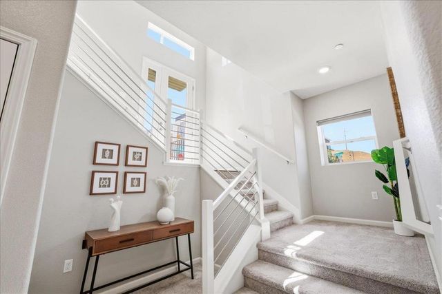 337 Llano De Los Robles Avenue 7, San Jose, CA 95136