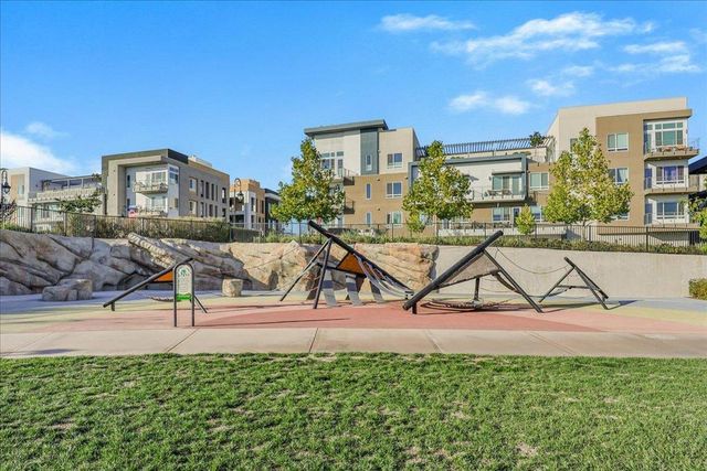 337 Llano De Los Robles Avenue 7, San Jose, CA 95136